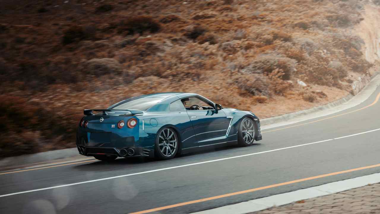 Government Incentives for Electric Cars: What’s Available in 2025?